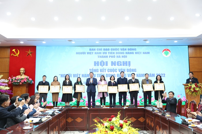 Biểu dương tập thể, cá nhân thực hiện tốt Cuộc vận động “Người Việt Nam ưu tiên dùng hàng Việt Nam